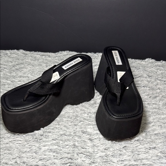 Steve Madden Shoes - Steve Madden Gwen Black Platform Thong Sandals Flip Flops